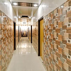 4* Hotel Collection O Qotel Peeragarhi