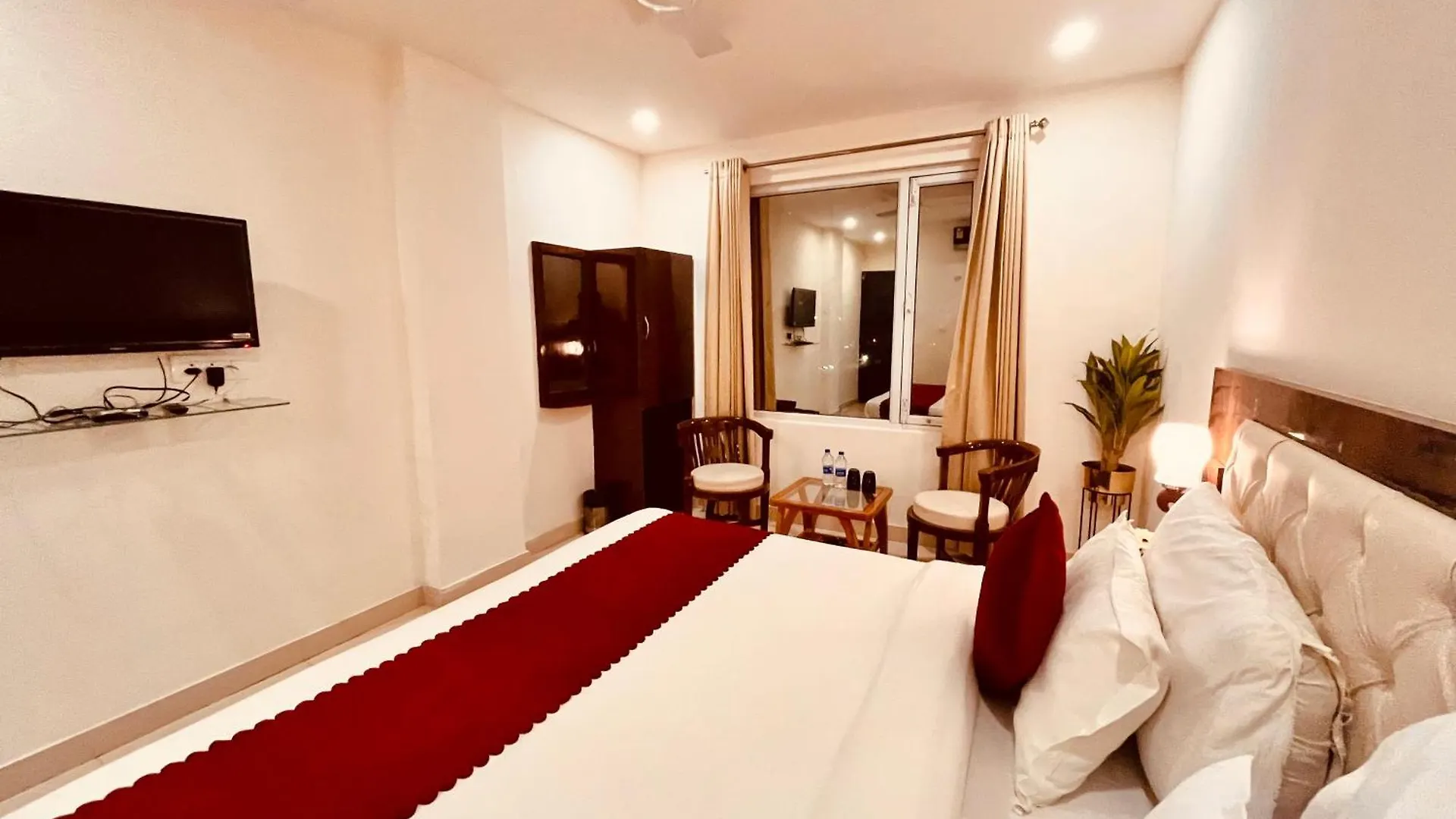 ****  Sampat Royal Cafe Hotel Delhi  India